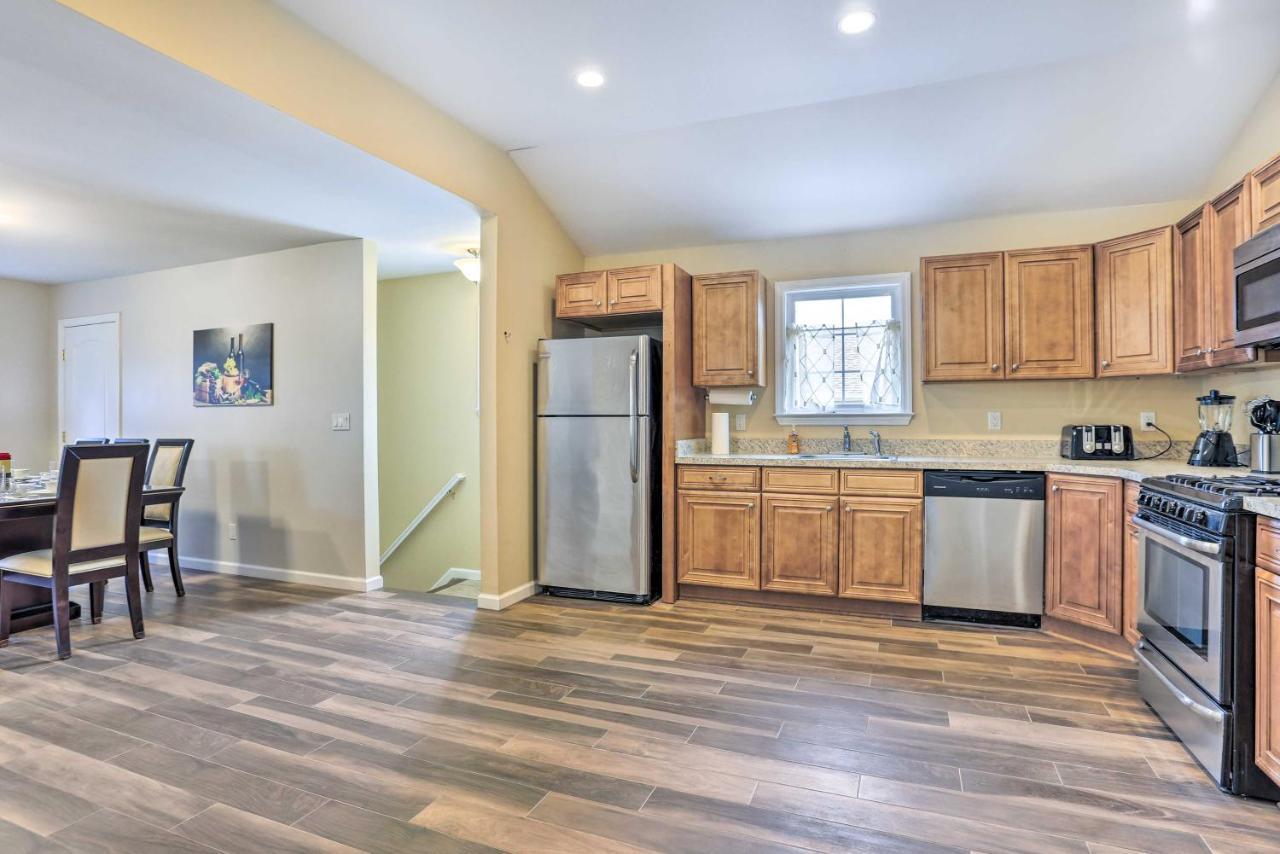 Ideally Located Glen Cove Apartment! Экстерьер фото