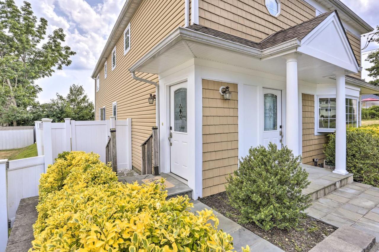Ideally Located Glen Cove Apartment! Экстерьер фото